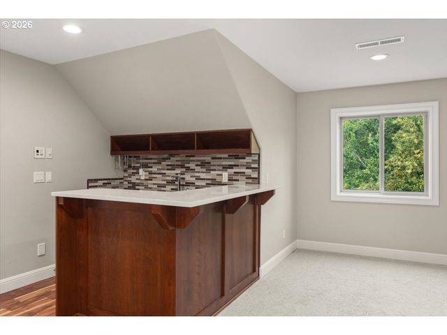 5716 Sw HAMILTON St, Portland, OR 97221