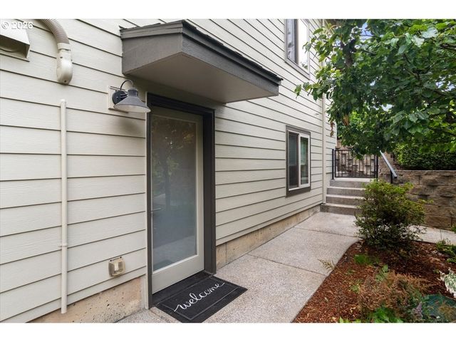 5716 Sw HAMILTON St, Portland, OR 97221