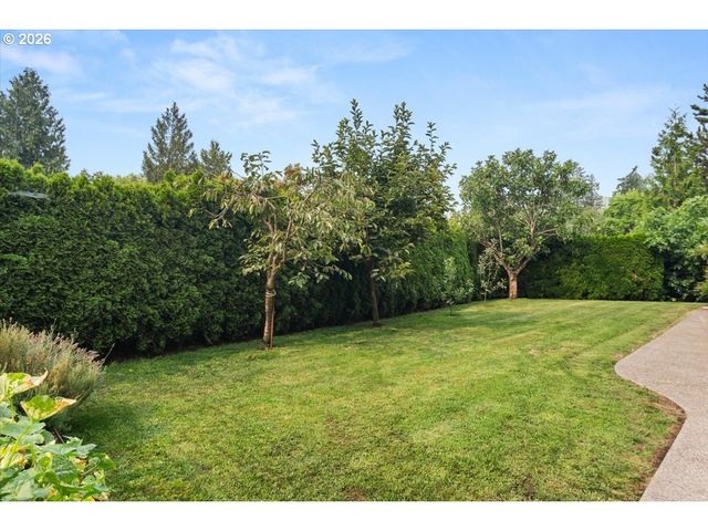 5716 Sw HAMILTON St, Portland, OR 97221