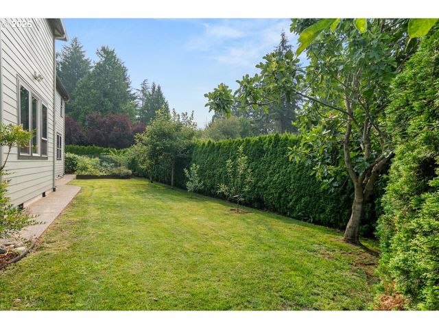 5716 Sw HAMILTON St, Portland, OR 97221