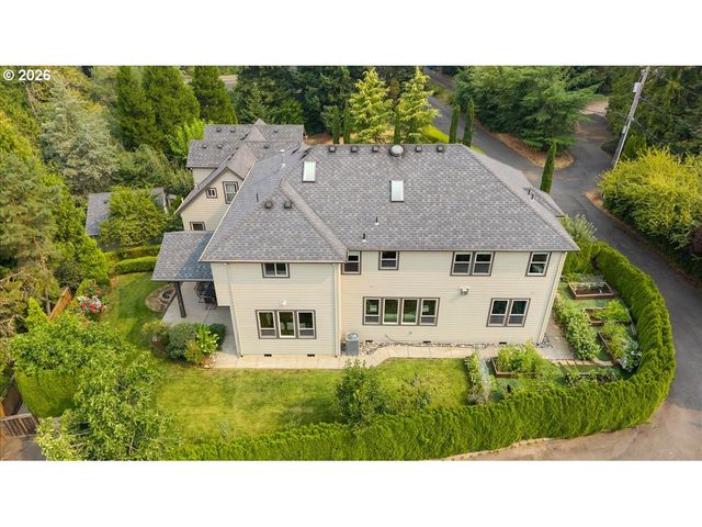 5716 Sw HAMILTON St, Portland, OR 97221