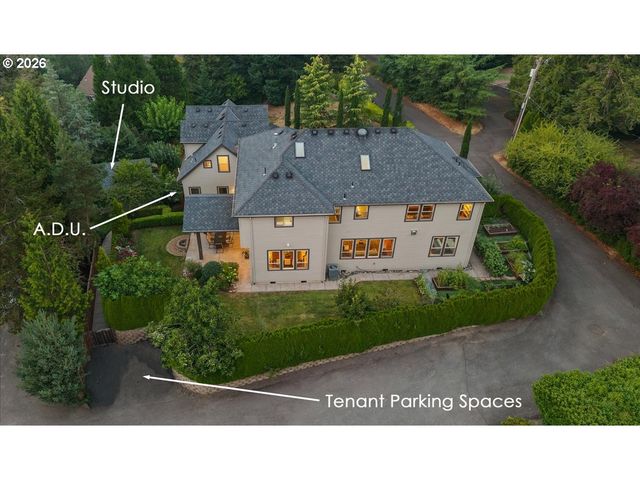 5716 Sw HAMILTON St, Portland, OR 97221