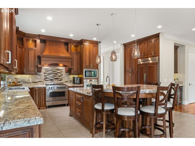 5716 Sw HAMILTON St, Portland, OR 97221