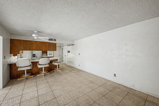 2302 E LINCOLN Circle, Phoenix, AZ 85016