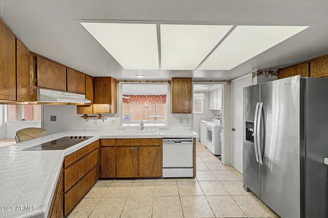2302 E LINCOLN Circle, Phoenix, AZ 85016