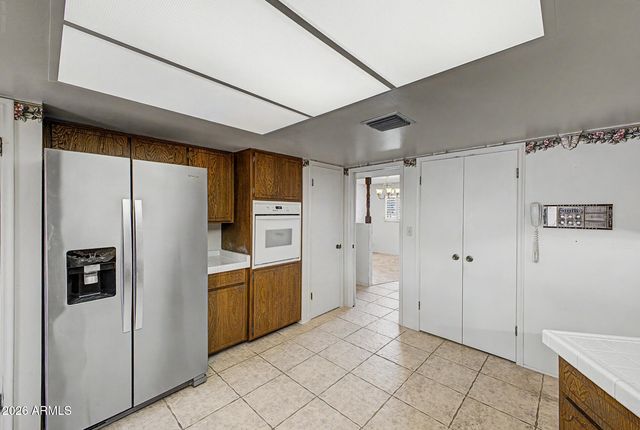2302 E LINCOLN Circle, Phoenix, AZ 85016