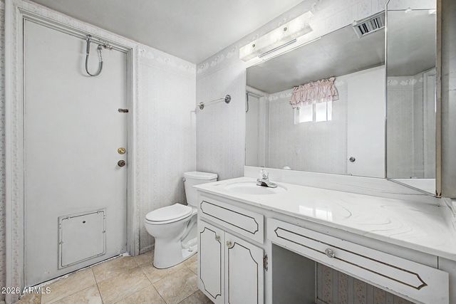 2302 E LINCOLN Circle, Phoenix, AZ 85016