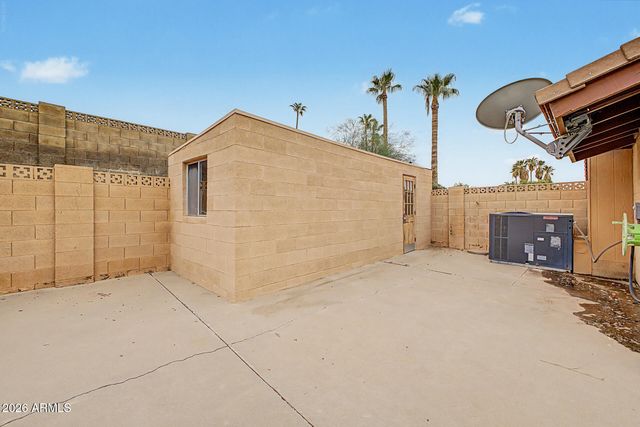 2302 E LINCOLN Circle, Phoenix, AZ 85016
