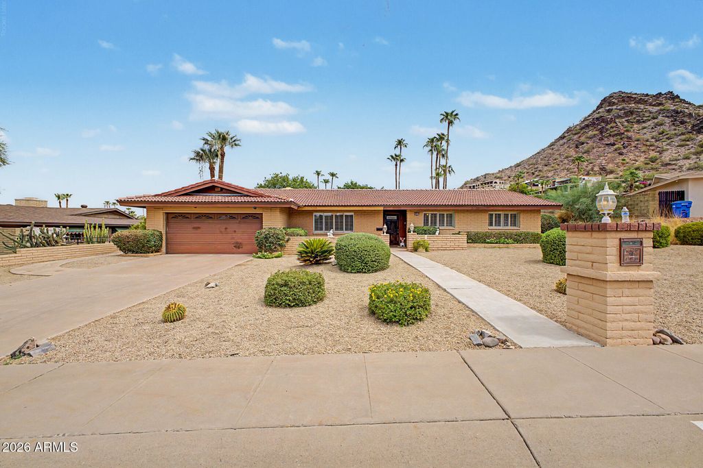 2302 E LINCOLN Circle, Phoenix, AZ 85016