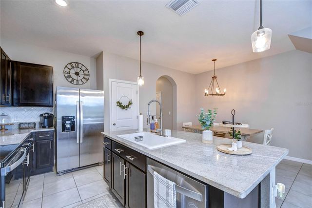 34240 REDWOOD DAWN LANE, Wesley Chapel, FL 33543