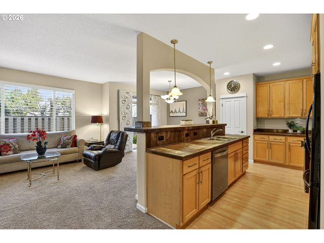 4949 Sw 141ST Ave, Beaverton, OR 97005