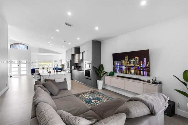 4015 NW 62nd Dr, Coconut Creek, FL 33073