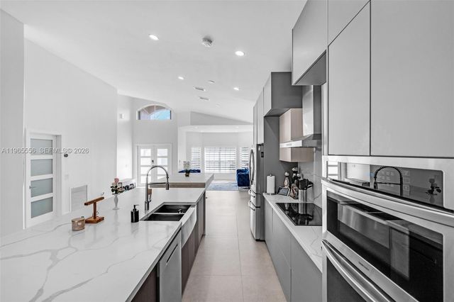 4015 NW 62nd Dr, Coconut Creek, FL 33073