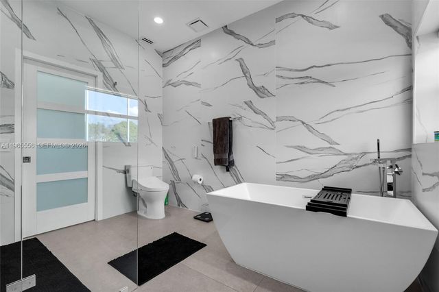 4015 NW 62nd Dr, Coconut Creek, FL 33073