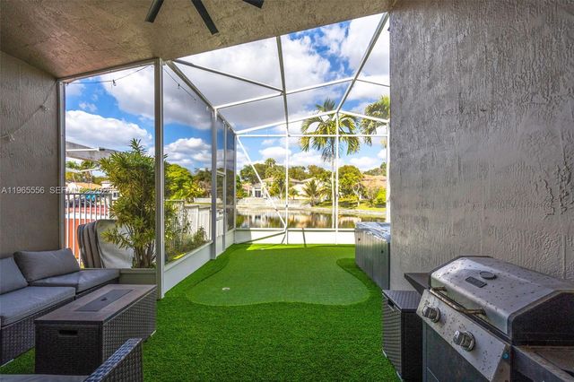 4015 NW 62nd Dr, Coconut Creek, FL 33073