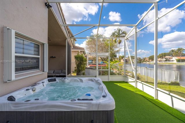 4015 NW 62nd Dr, Coconut Creek, FL 33073