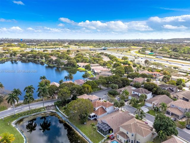 4015 NW 62nd Dr, Coconut Creek, FL 33073