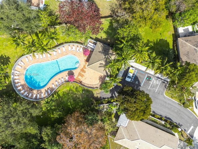 4015 NW 62nd Dr, Coconut Creek, FL 33073