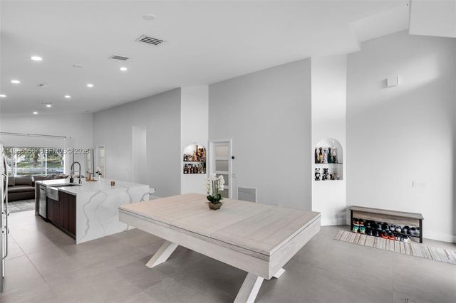 4015 NW 62nd Dr, Coconut Creek, FL 33073