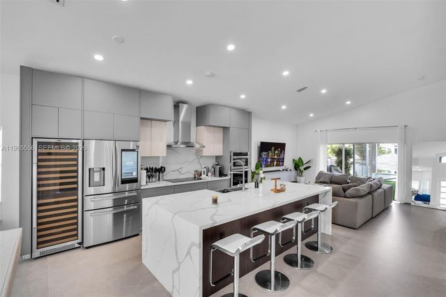 4015 NW 62nd Dr, Coconut Creek, FL 33073