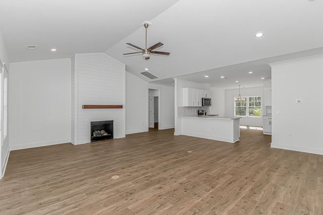 16 Love Ln., Pawleys Island, SC 29585