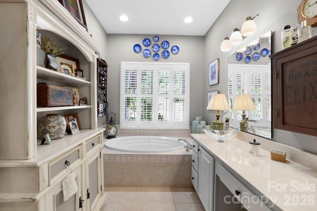 254 Kanuga Forest Drive, Hendersonville, NC 28739