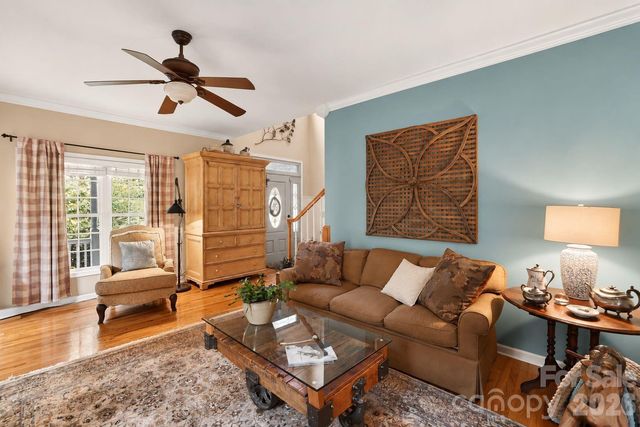 254 Kanuga Forest Drive, Hendersonville, NC 28739