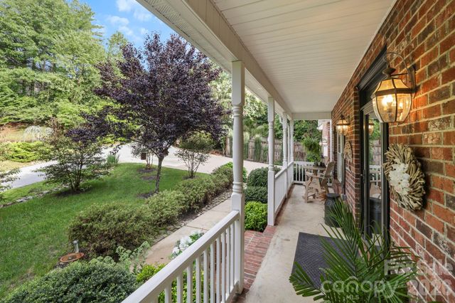 254 Kanuga Forest Drive, Hendersonville, NC 28739