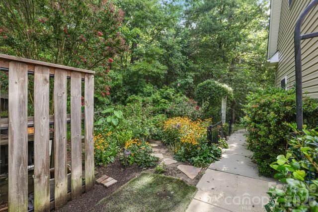 254 Kanuga Forest Drive, Hendersonville, NC 28739