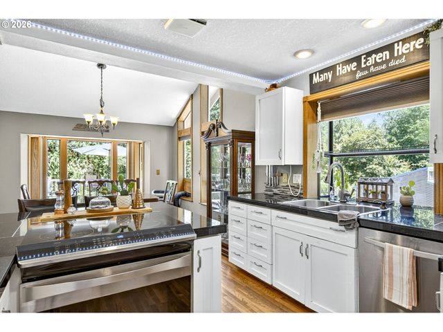 19345 S ROCKNEY Rd, Colton, OR 97017