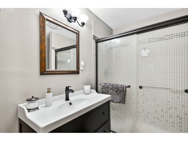 19345 S ROCKNEY Rd, Colton, OR 97017