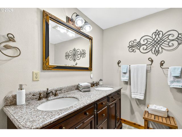 19345 S ROCKNEY Rd, Colton, OR 97017