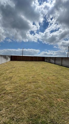 128 Burt Rainey LN, Jarrell, TX 76537
