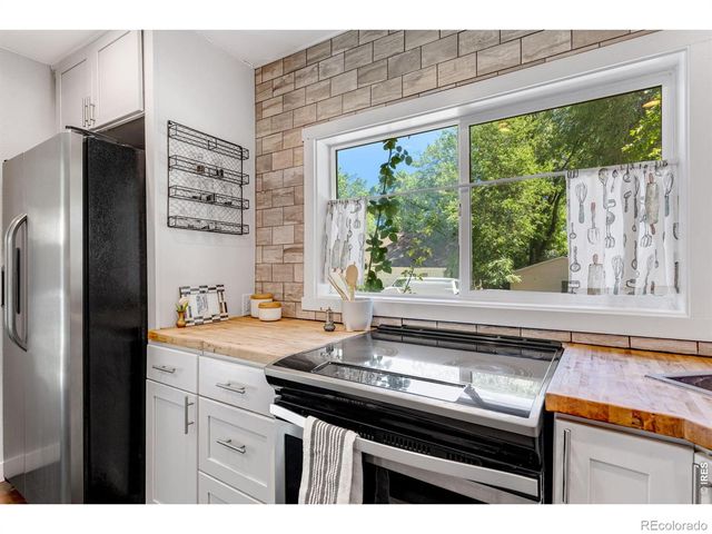 204 N Jefferson Avenue, Loveland, CO 80537