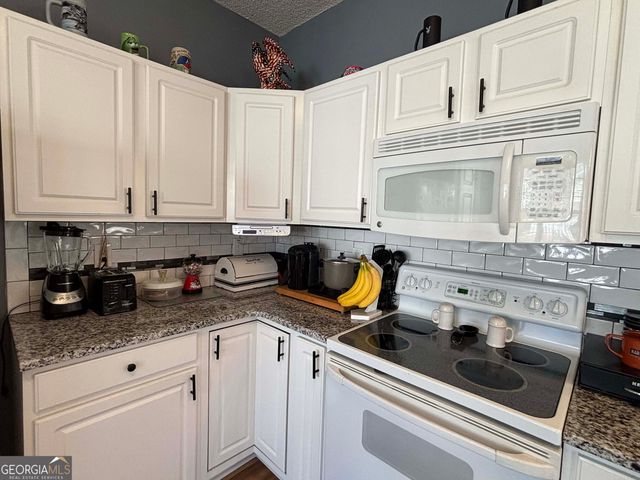 611 Wild Rose Court, Mcdonough, GA 30253