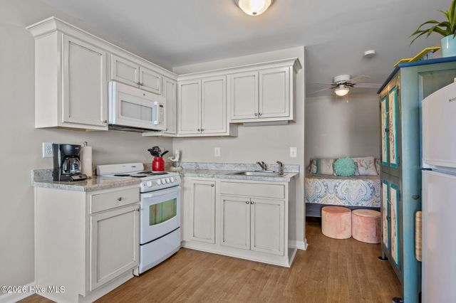 2401 W Fort Macon Road 136, Atlantic Beach, NC 28512