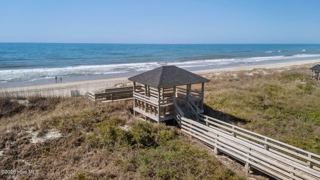 2401 W Fort Macon Road 136, Atlantic Beach, NC 28512