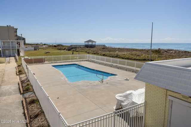 2401 W Fort Macon Road 136, Atlantic Beach, NC 28512