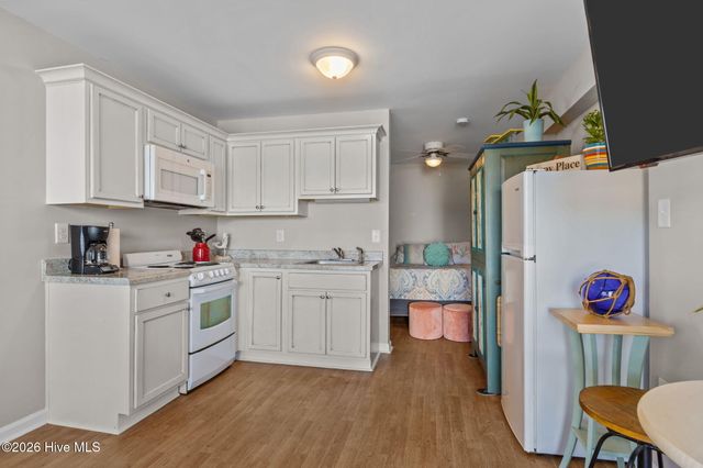 2401 W Fort Macon Road 136, Atlantic Beach, NC 28512