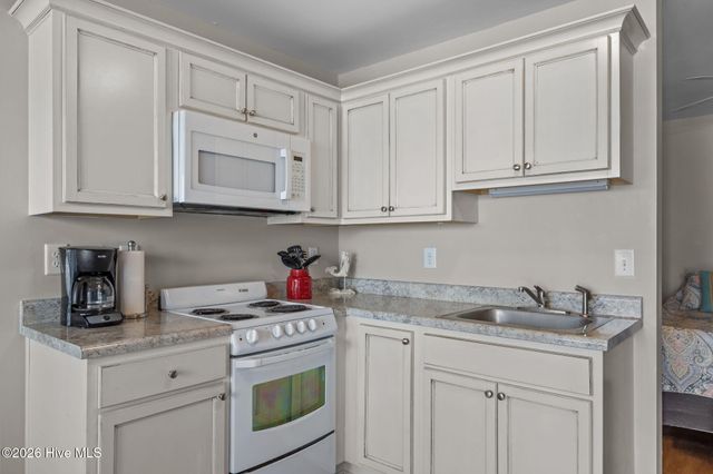 2401 W Fort Macon Road 136, Atlantic Beach, NC 28512