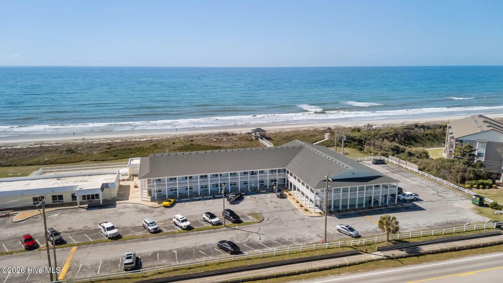 2401 W Fort Macon Road 136, Atlantic Beach, NC 28512