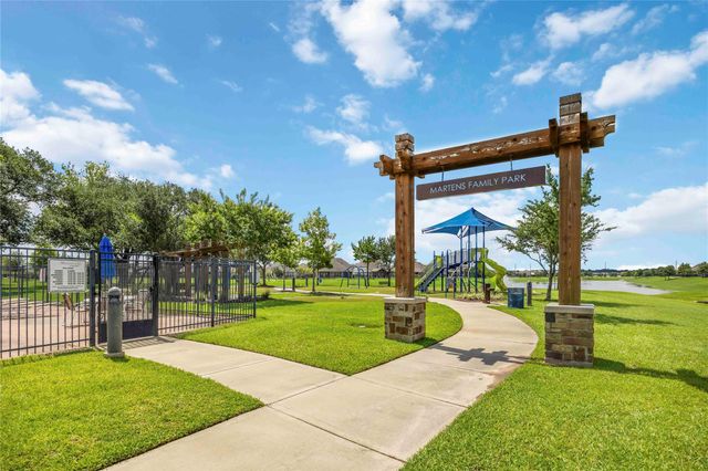 15719 Dunbar Ridge Drive, Cypress, TX 77429