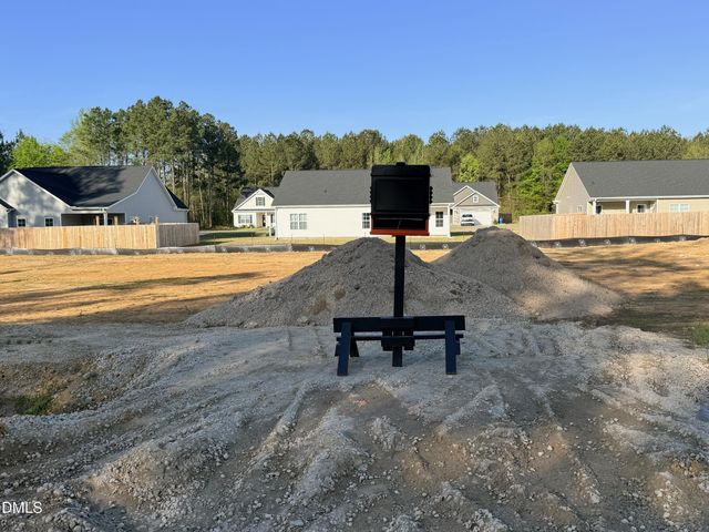 48 Loganberry Avenue, Bunnlevel, NC 28323