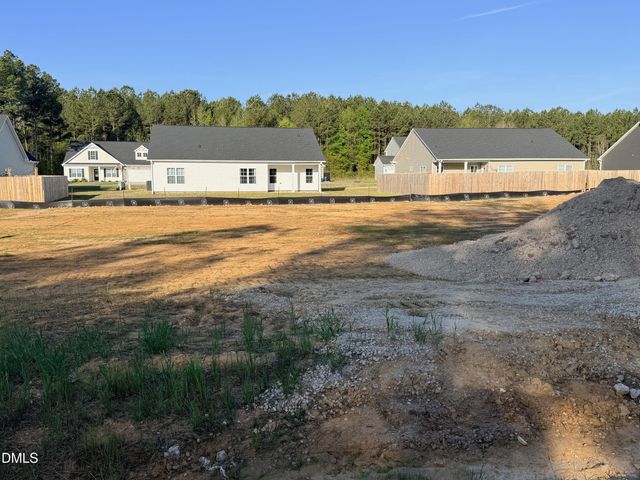 48 Loganberry Avenue, Bunnlevel, NC 28323
