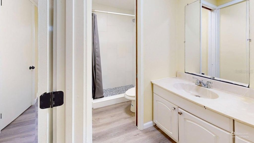 Image 12 of property listing at 3202 21ST AVENUE W, Bradenton, FL 34205