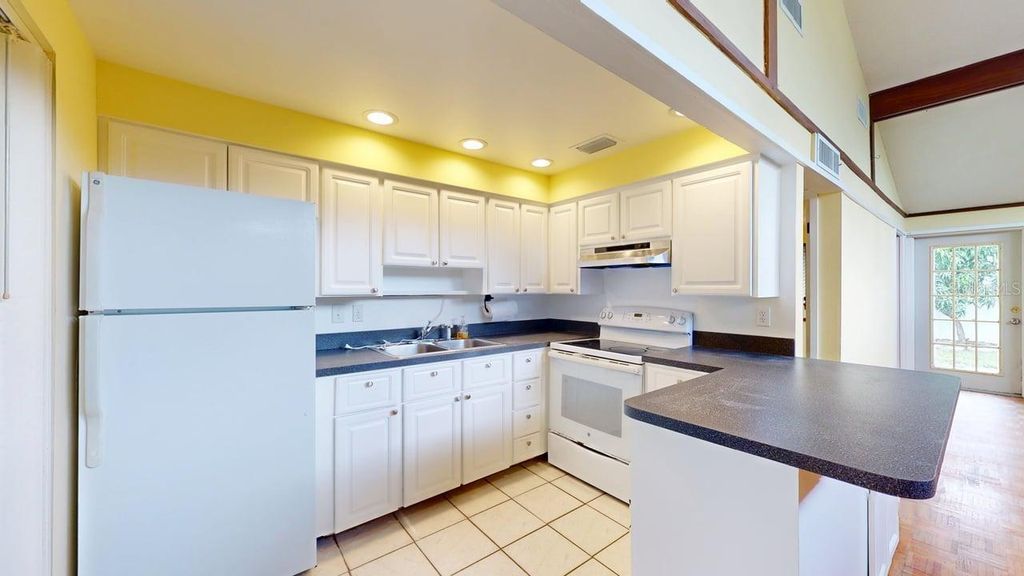 Image 15 of property listing at 3202 21ST AVENUE W, Bradenton, FL 34205