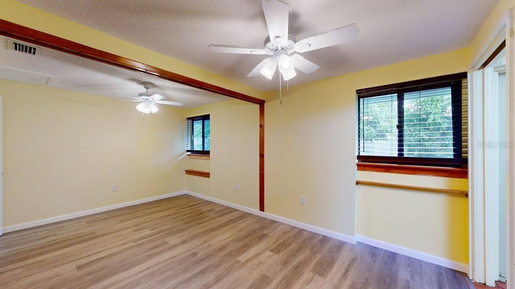 Image 17 of property listing at 3202 21ST AVENUE W, Bradenton, FL 34205