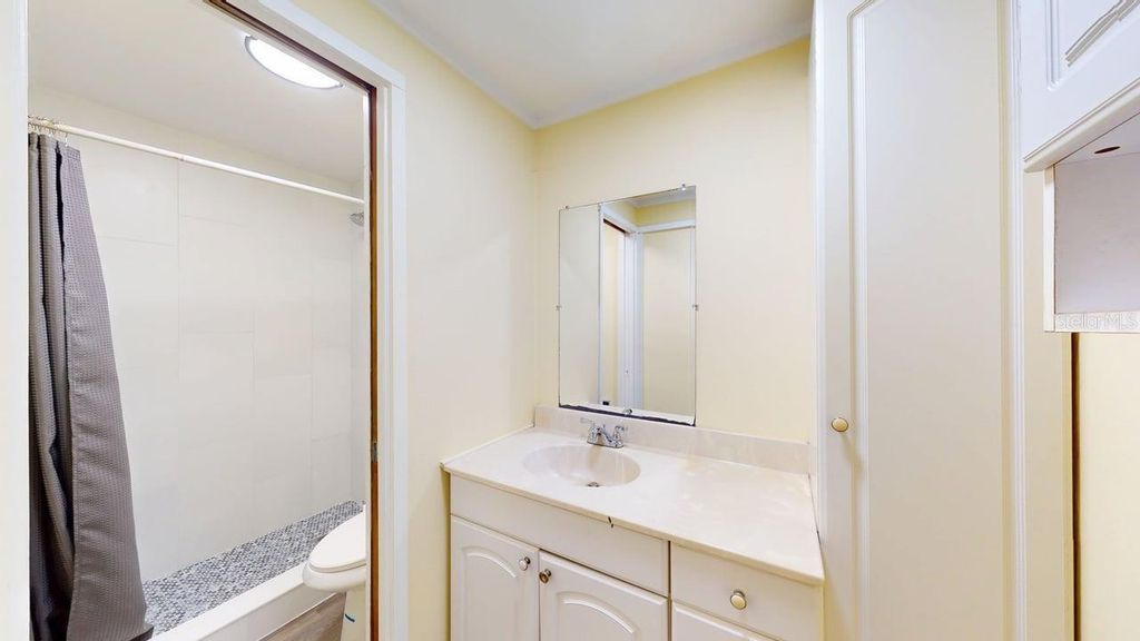 Image 31 of property listing at 3202 21ST AVENUE W, Bradenton, FL 34205