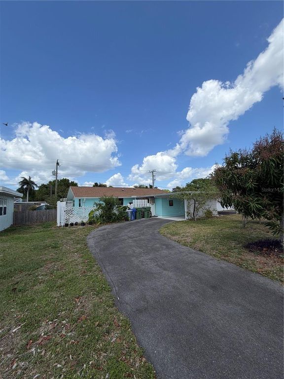 Image 39 of property listing at 3202 21ST AVENUE W, Bradenton, FL 34205
