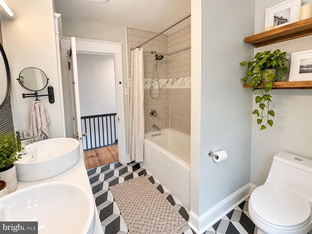 674 WENDOVER ST, Philadelphia, PA 19128